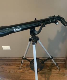 Bushnell 18-1561 Bushbell Telescope 18-1561. With Tripod. Pre-owned