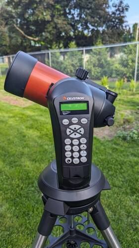 Celestron 11049 - Nexstar 4se Telescope With Padded Carry Case And Powerpack