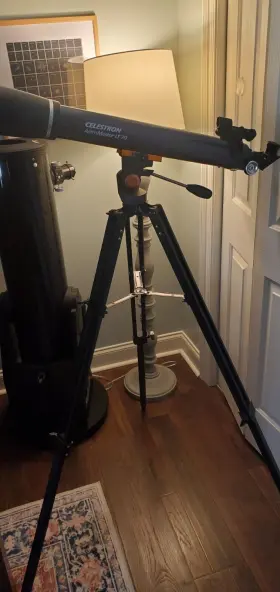 70lt Celestron Telescope Plus 7x50 Cometron Binoculars 70lt Celestron Telescope Plus 7x50 Cometron Binoculars