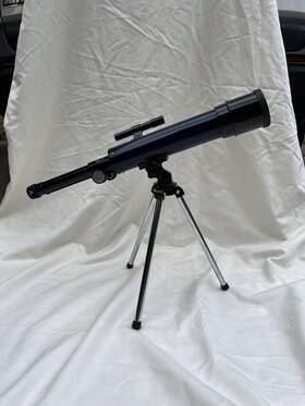 Discovery Ertl 5188 105 Power Astronomical Refractor Telescope With Tripod