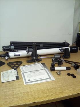 Meade 04018-model 285 60mm 2.4 Inch Equatorial Refracting Telescope